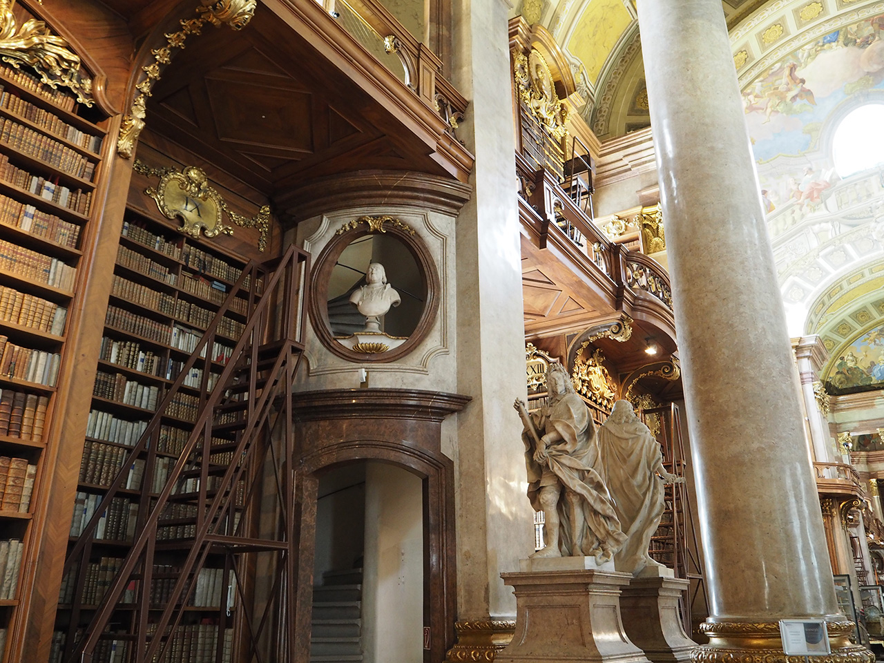 世界一美しいとされる国立図書館 - オーストリアSV2014
