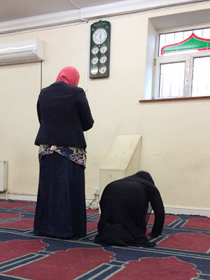 イギリスSV2017：モスクで礼拝する女性たち